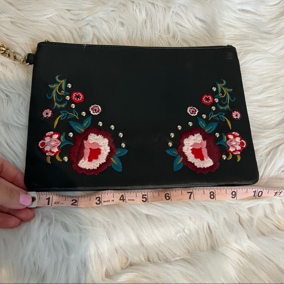 Express Oversized Black clutch/wristlet - Picture 7 of 8